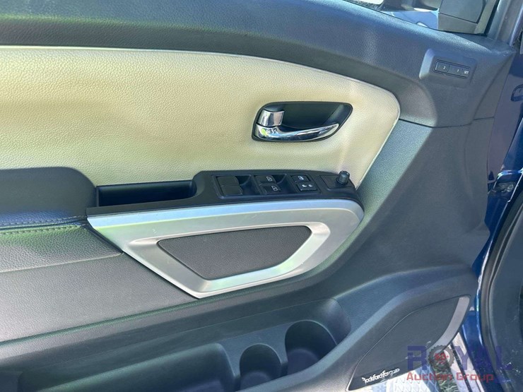 2016-nissan-titan-image-11