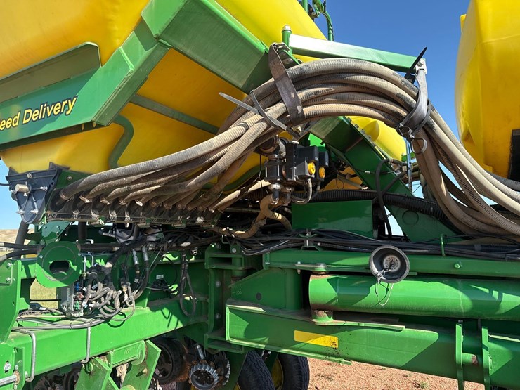 2014-john-deere-1770nt-image-22
