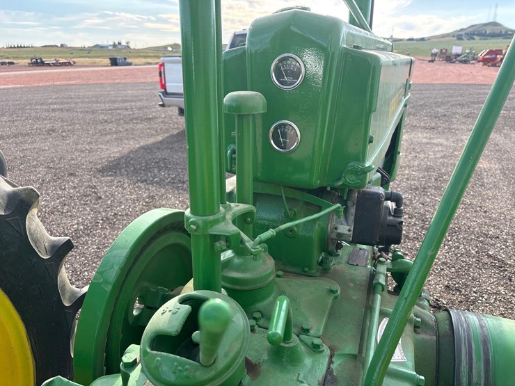 john-deere-b-image-11