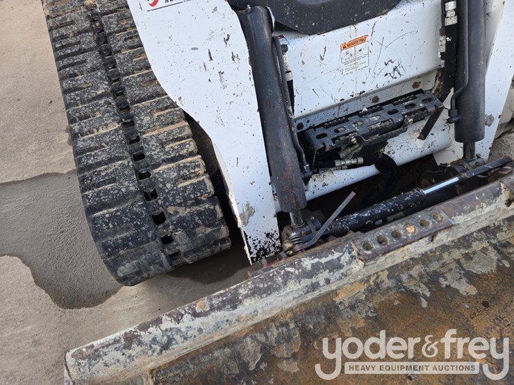 2022-bobcat-t770-image-24
