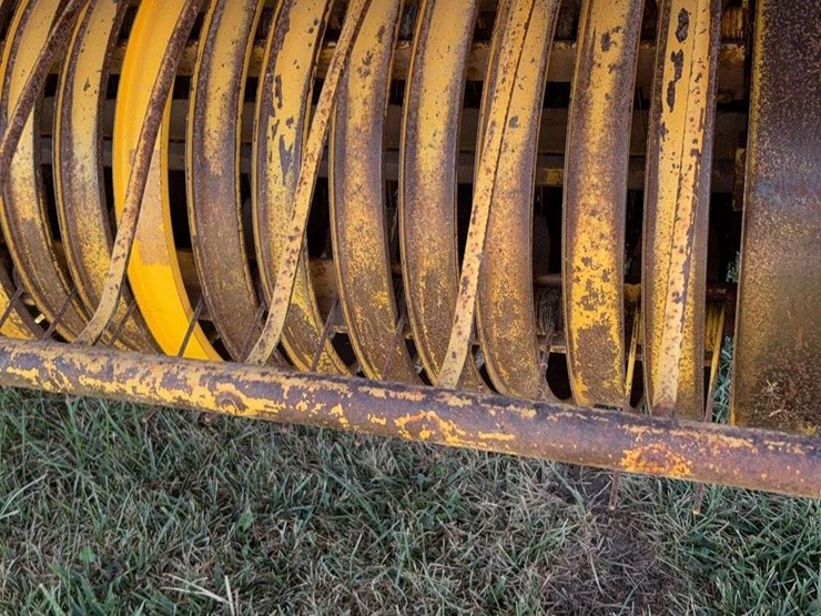 new-holland-855-image-14