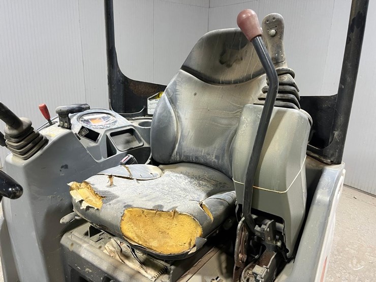 2016-bobcat-e20-image-21