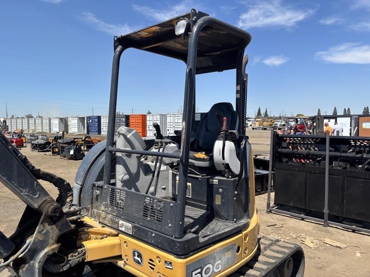 2016-deere-50g-image-26