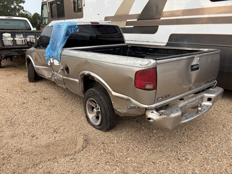 1999-chevrolet-s10-image-4