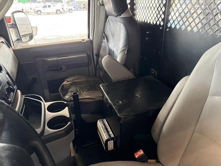 2012-ford-cargo-image-22