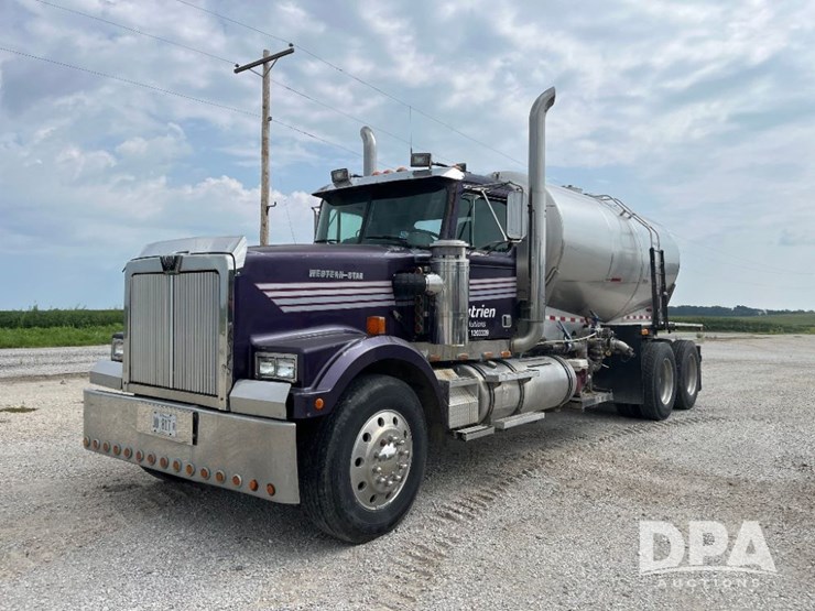 1996-western-star-model-496f-liquid-nurse-truck-(jn2748,-unit-40582)-image-1