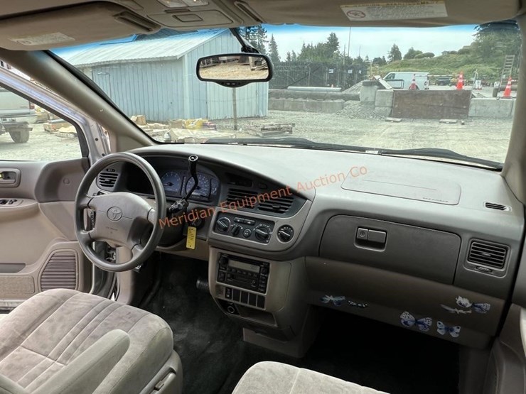 2002-toyota-sienna-le-image-9