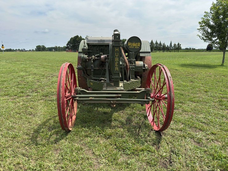 huber-super-4-tractor-image-2