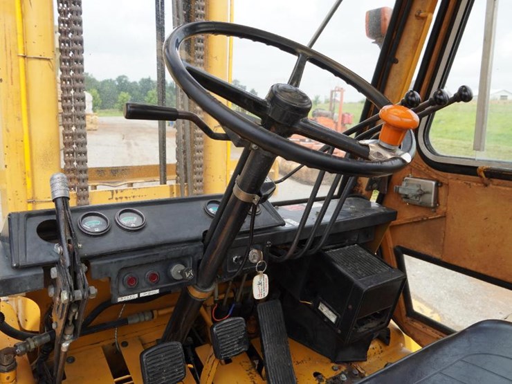 #302-•-komatsu-fd40-forklift-image-17