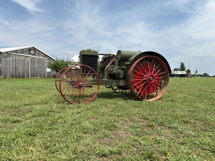 huber-super-4-tractor-image-1