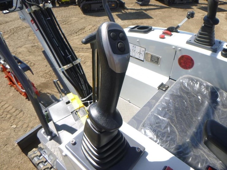 bttl-et15h-6-hydraulic-excavator-image-22