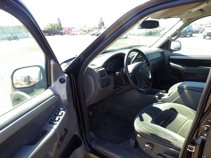 2003-ford-explorer-image-5