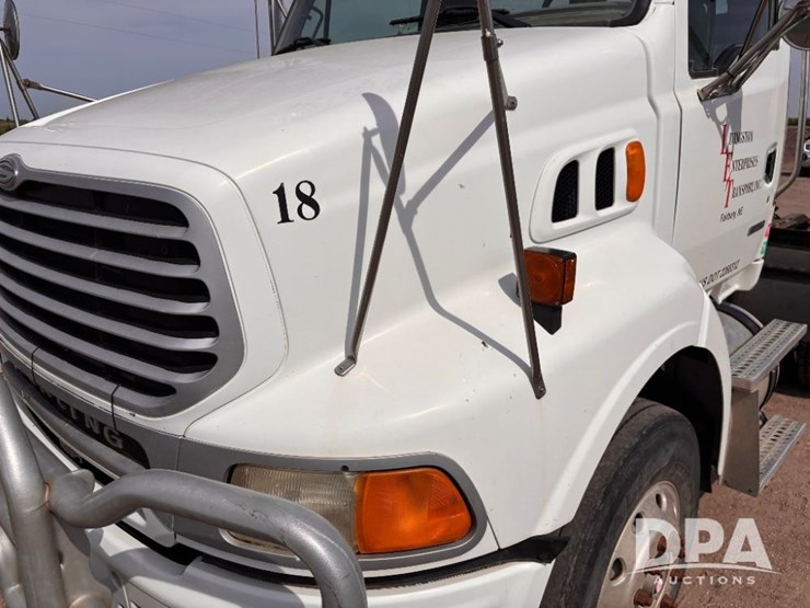 2006-sterling-day-cab-truck-(gp11332,-unit-18)-image-19