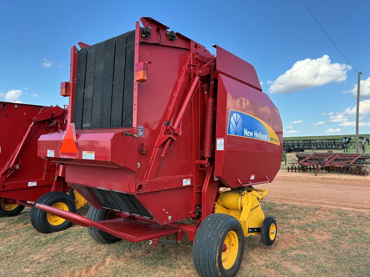 2008-new-holland-br7070-image-3