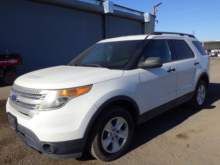 2011-ford-explorer-image-1