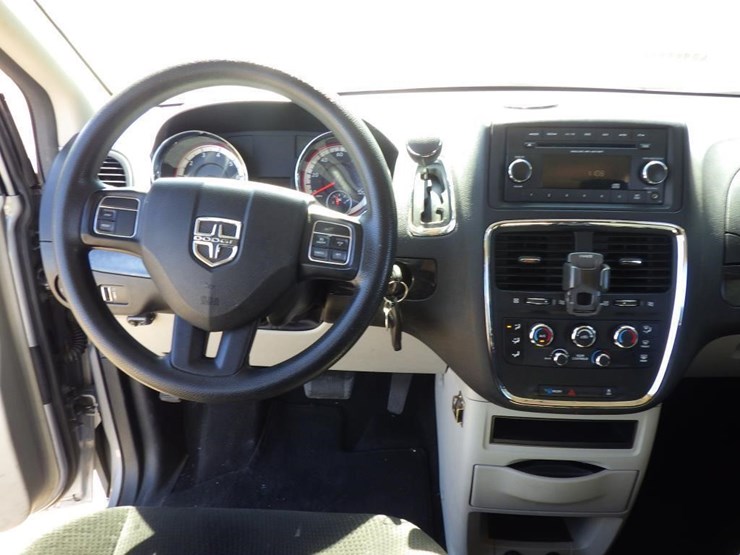 2016-dodge-grand-caravan-image-9