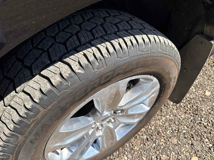 2020-ford-f150-platinum-image-15