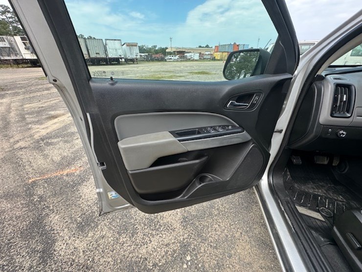 2020-chevrolet-colorado-image-34