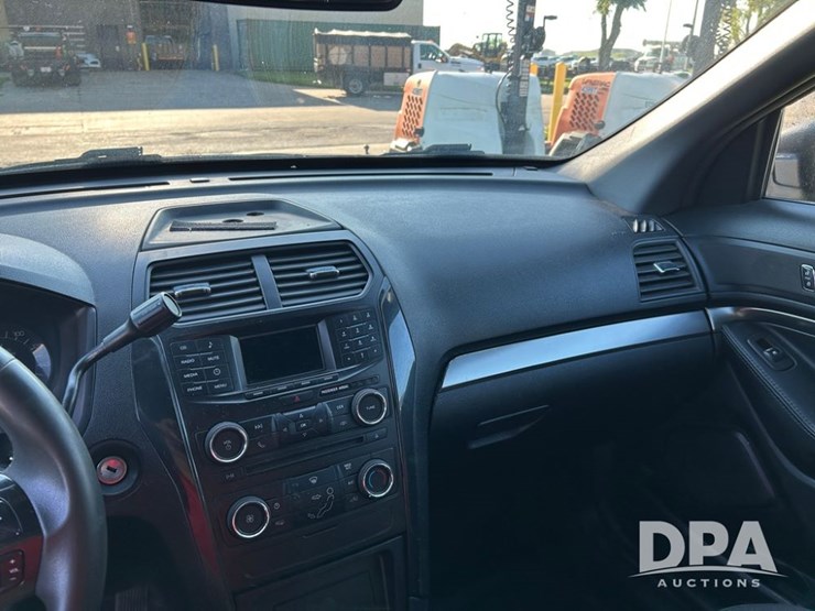 2018-ford-explorer-image-31