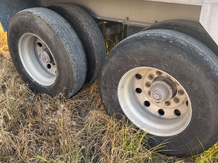 2002-mac-39ft-frameless-dump-trailer,-roll-tarp,-air-ride,-air-tailgate,-man-door,-coal-chute,-aluminum-rims,-11r22.5,-vin#5madn39242c005592-image-10