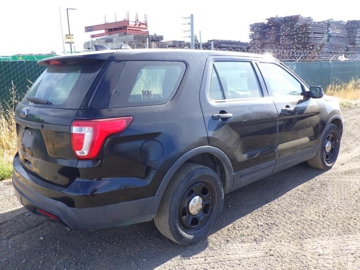 2017-ford-explorer-image-3