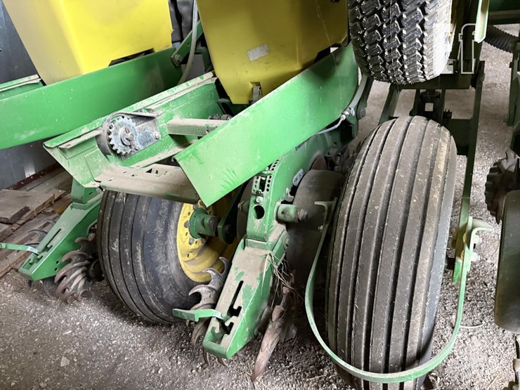 1997-john-deere-1770-image-27