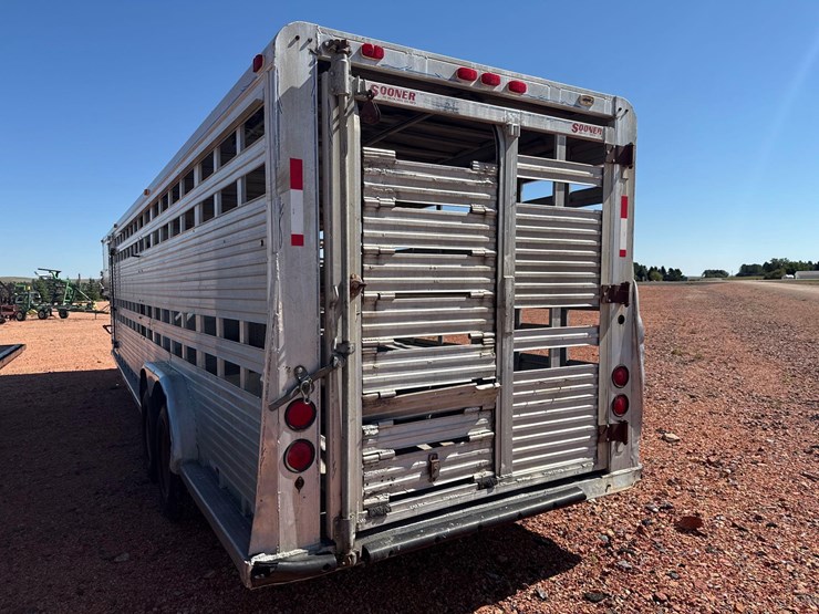 1988-sooner-livestock-trailer-image-2