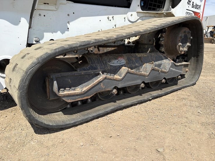 2017-bobcat-t770-image-14