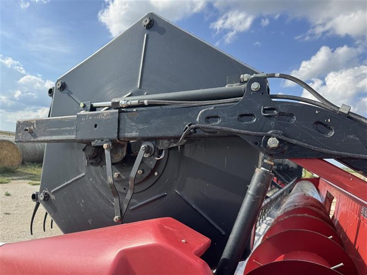 2011-case-ih-3020-image-10