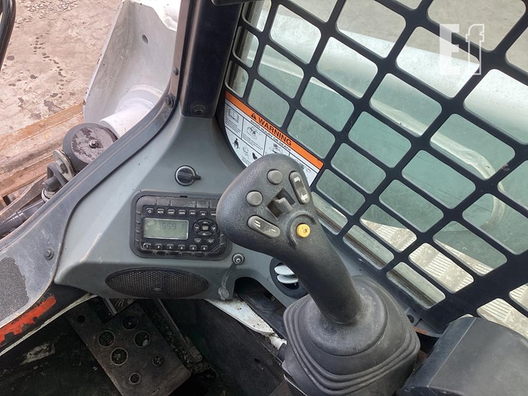 2017-bobcat-t870-image-16