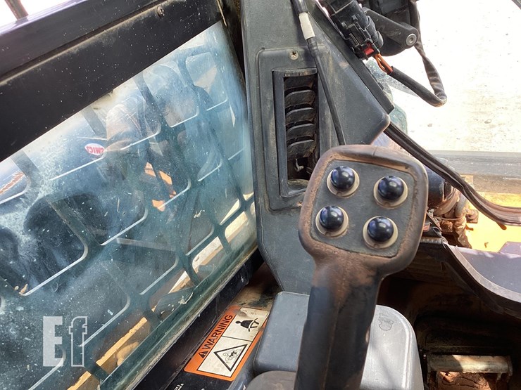 2015-deere-323e-image-20