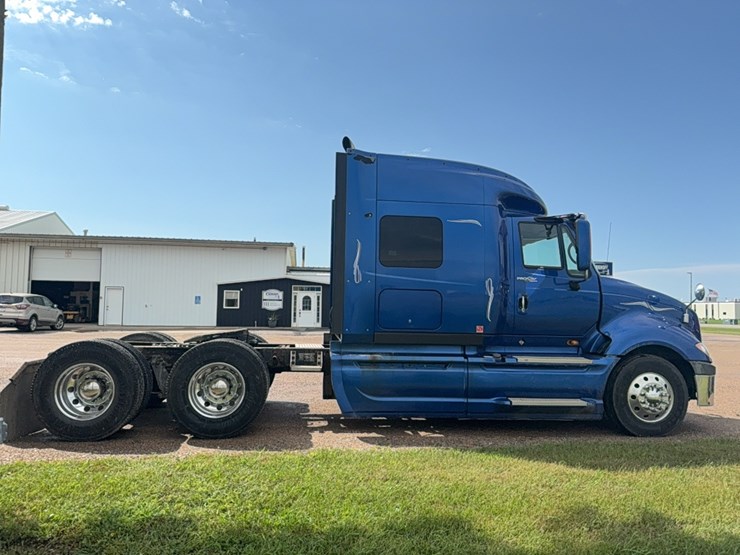 2010-international-prostar-image-17