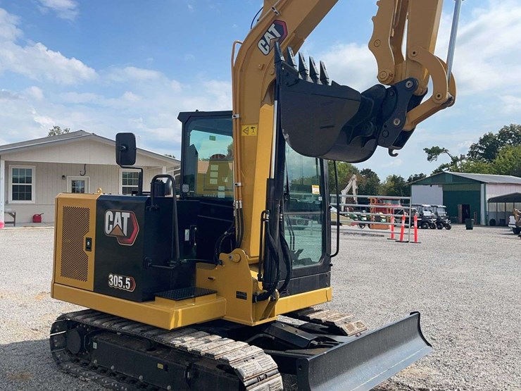 2025-caterpillar-305.5-image-7