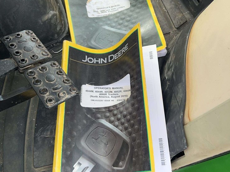john-deere-4044r-image-41