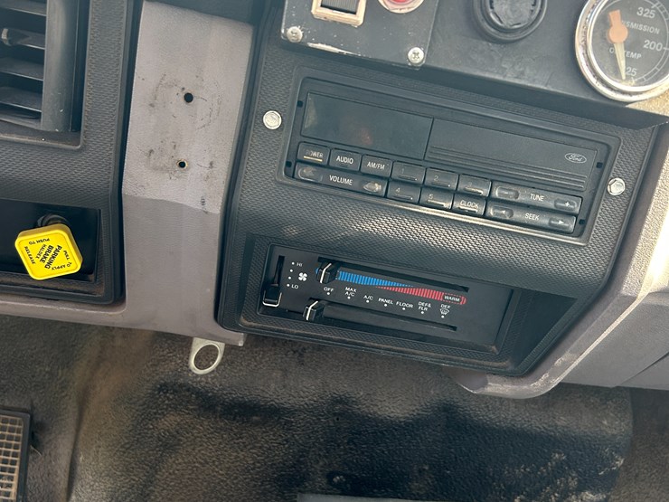 1998-ford-f800-image-52