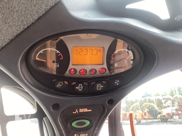 2020-bobcat-t650-image-22