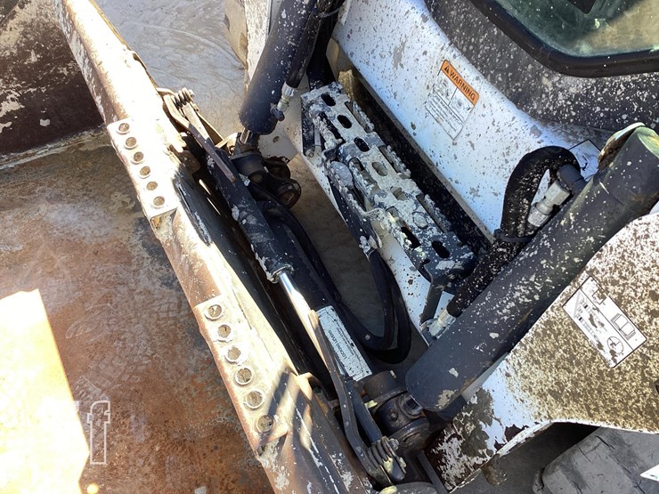 2015-bobcat-t590-image-10