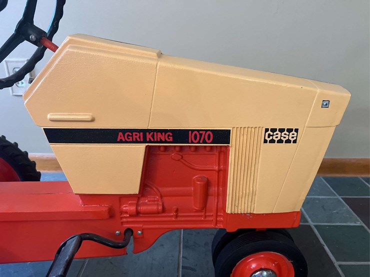 case-agri-king-1070-pedal-tractor-ertl-image-5
