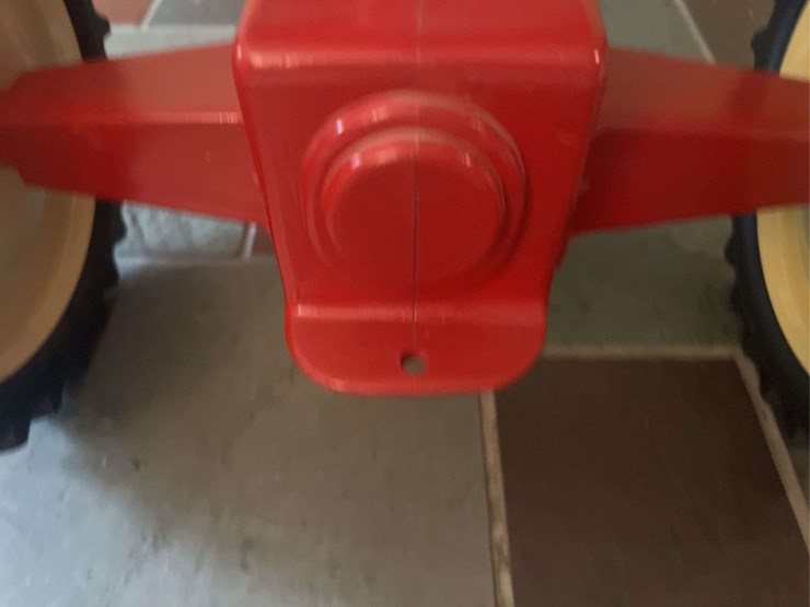 gene-gregory-cockshutt-30-pedal-tractor-image-9