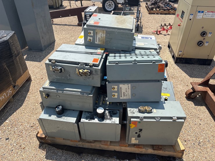 #3484-•-misc-lot-of-electrical-boxes-image-1
