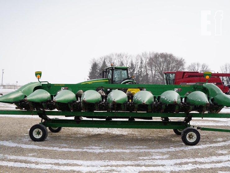 2010-john-deere-608c-image-4