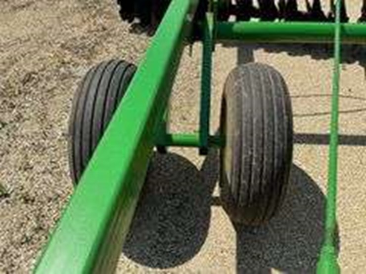 john-deere-331-image-11