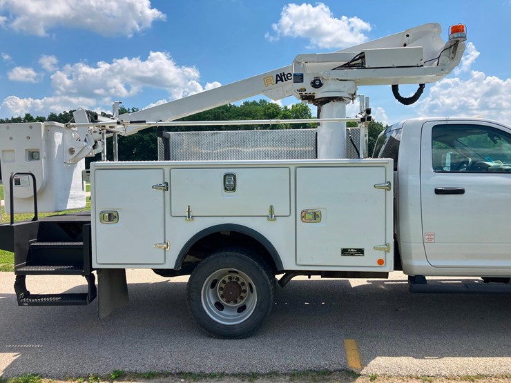 2017-ram-4500-bucket-truck-image-5