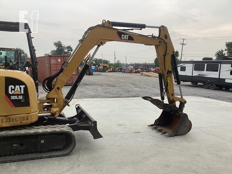 2015-caterpillar-305.5e2-cr-image-6