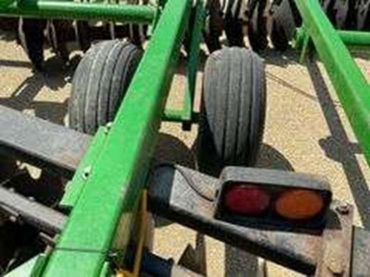 john-deere-331-image-13