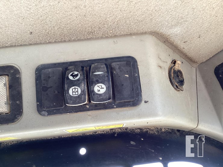 2017-caterpillar-289d-image-21