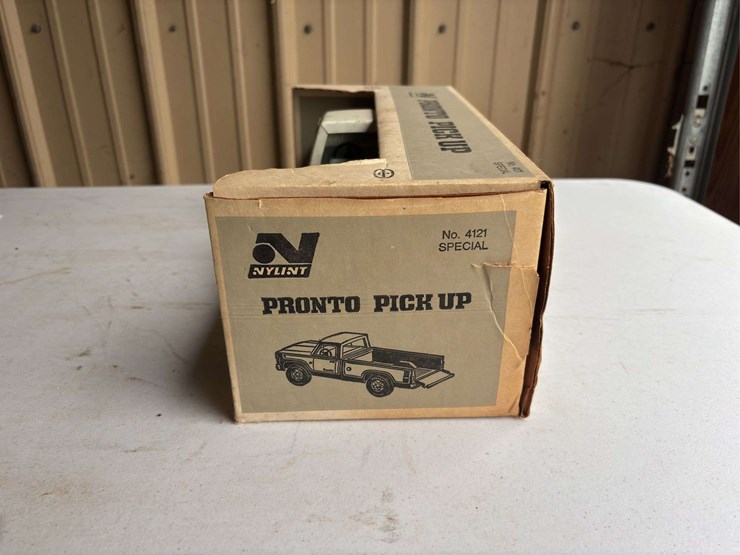 (2)-vermeer-truck-and-napa-pedal-car-toy-nib-image-5