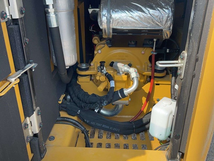 2025-caterpillar-305.5-image-15