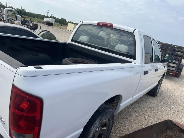 2004-dodge-1500-image-6