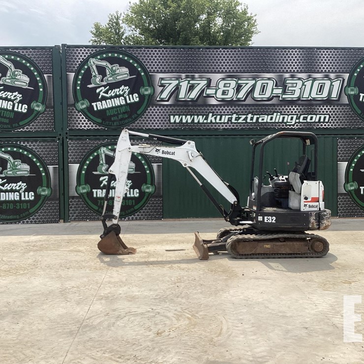 2014 BOBCAT E32
